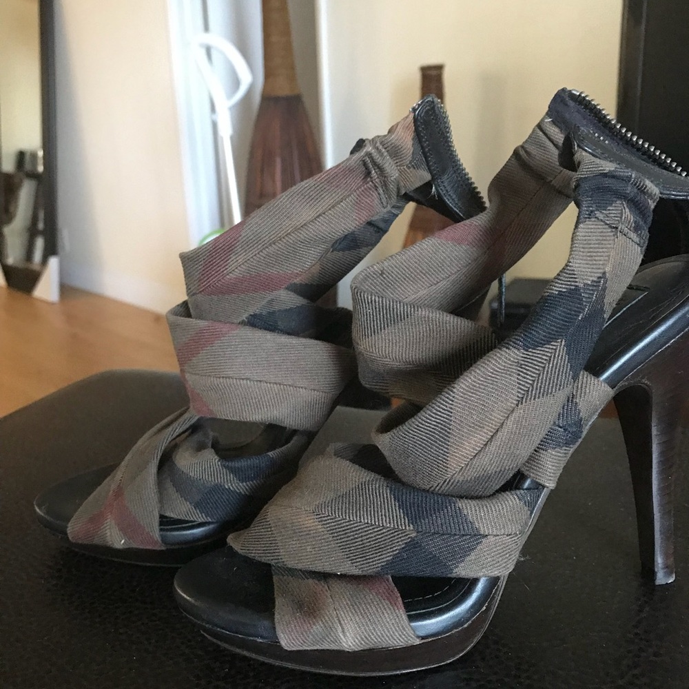 Authentic Burberry heels!!